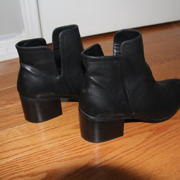 Cutout Ankle Boot - Picture 7 of 7
